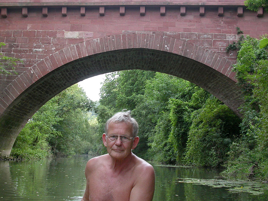 Mit dem Kanu unterwegs - Paddeln auf der Tauber - FKK, nackt und frei in der Natur